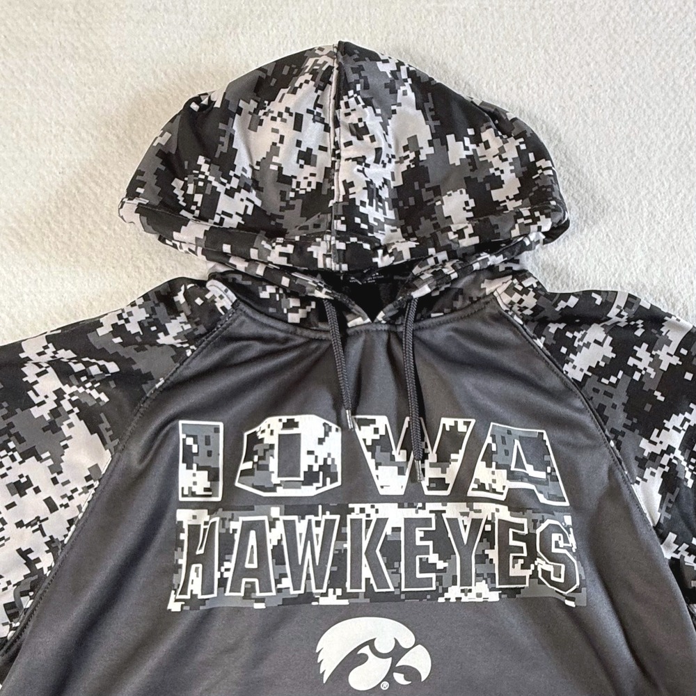 Iowa Hawkeyes Hoodie Mens Large Colosseum Digital Camo Gray NCAA Performance